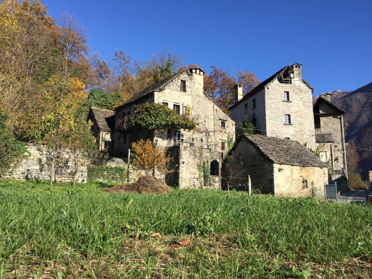 Вилла Altus - Borgo Amore Montecrestese Экстерьер фото